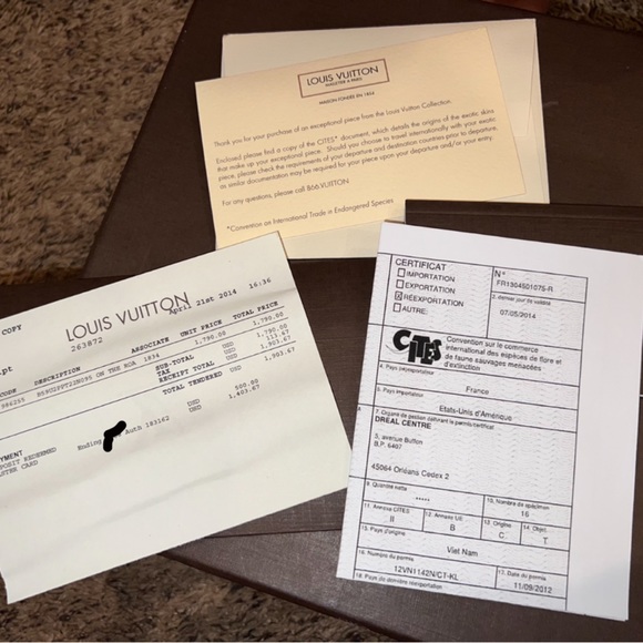 Men’s LV Sneakers - Picture 7 of 8